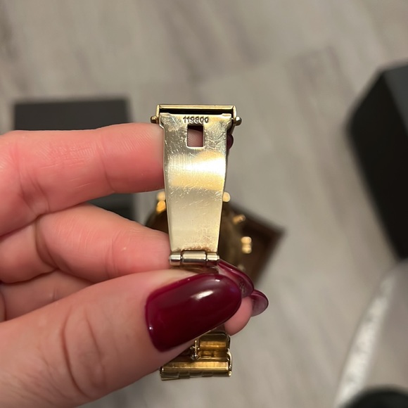 Michael Kors gold watch - Picture 8 of 8